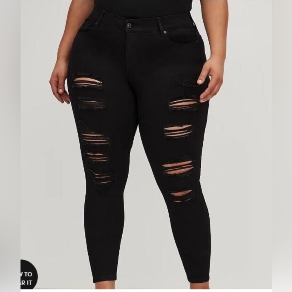 REDUCED: EUC: Torrid Bombshell Skinny Jean - Premium Stretch Black size 16S ♥️♥️